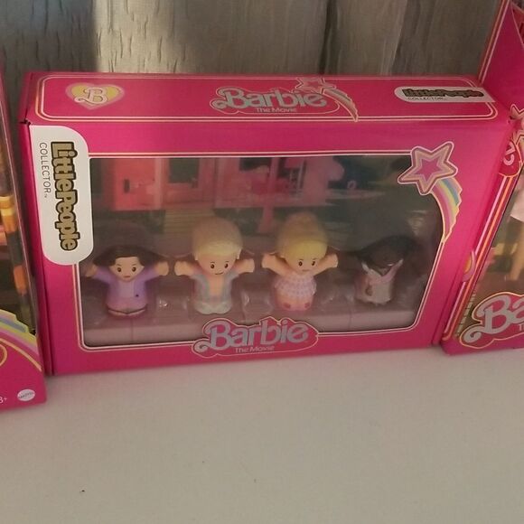 Lot BARBIE THE MOVIE LITTLE PEOPLE DELUXE SET Ken, barbie and hotwheel the movie - Picture 5 of 5